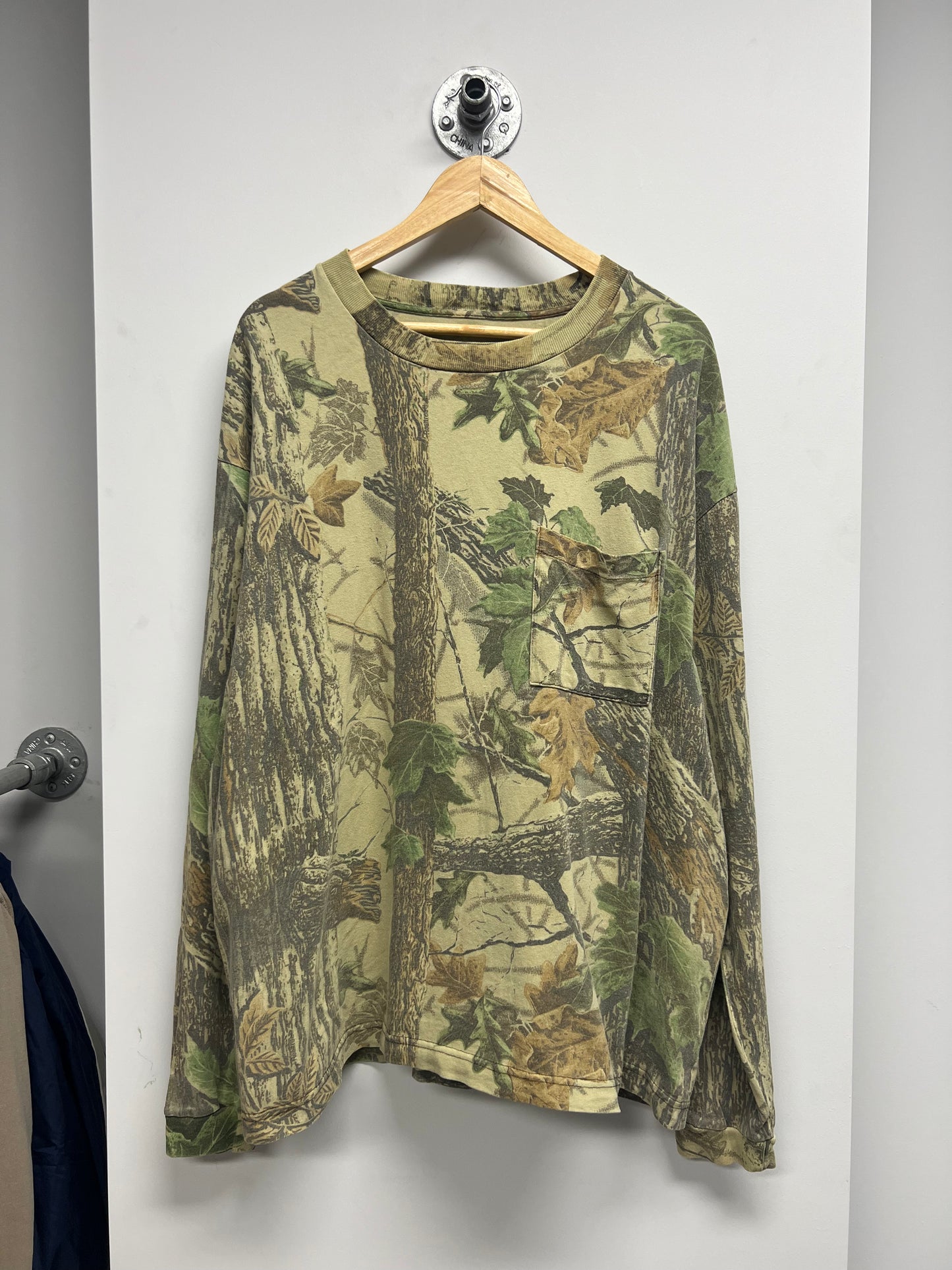 VINTAGE REAL TREE LONG SLEEVE SHIRT (L)