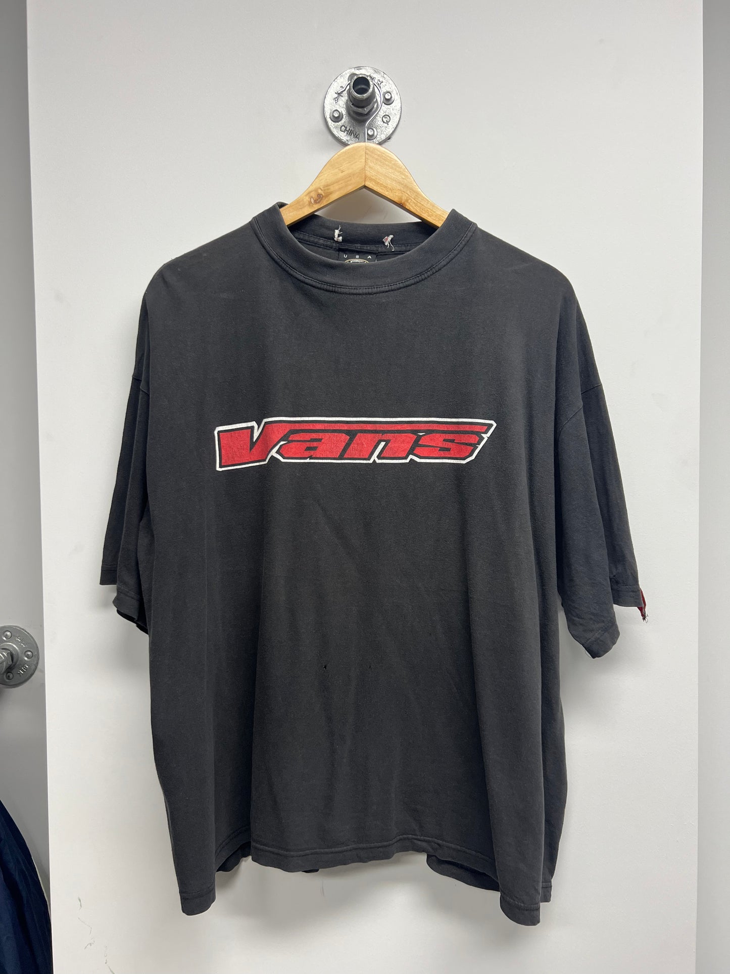 VINTAGE VANS SPELLOUT TSHIRT (XL)