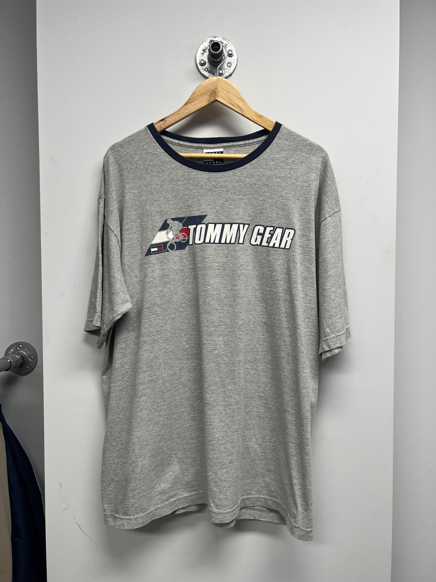 VINTAGE TOMMY GEAR TSHIRT (XL)