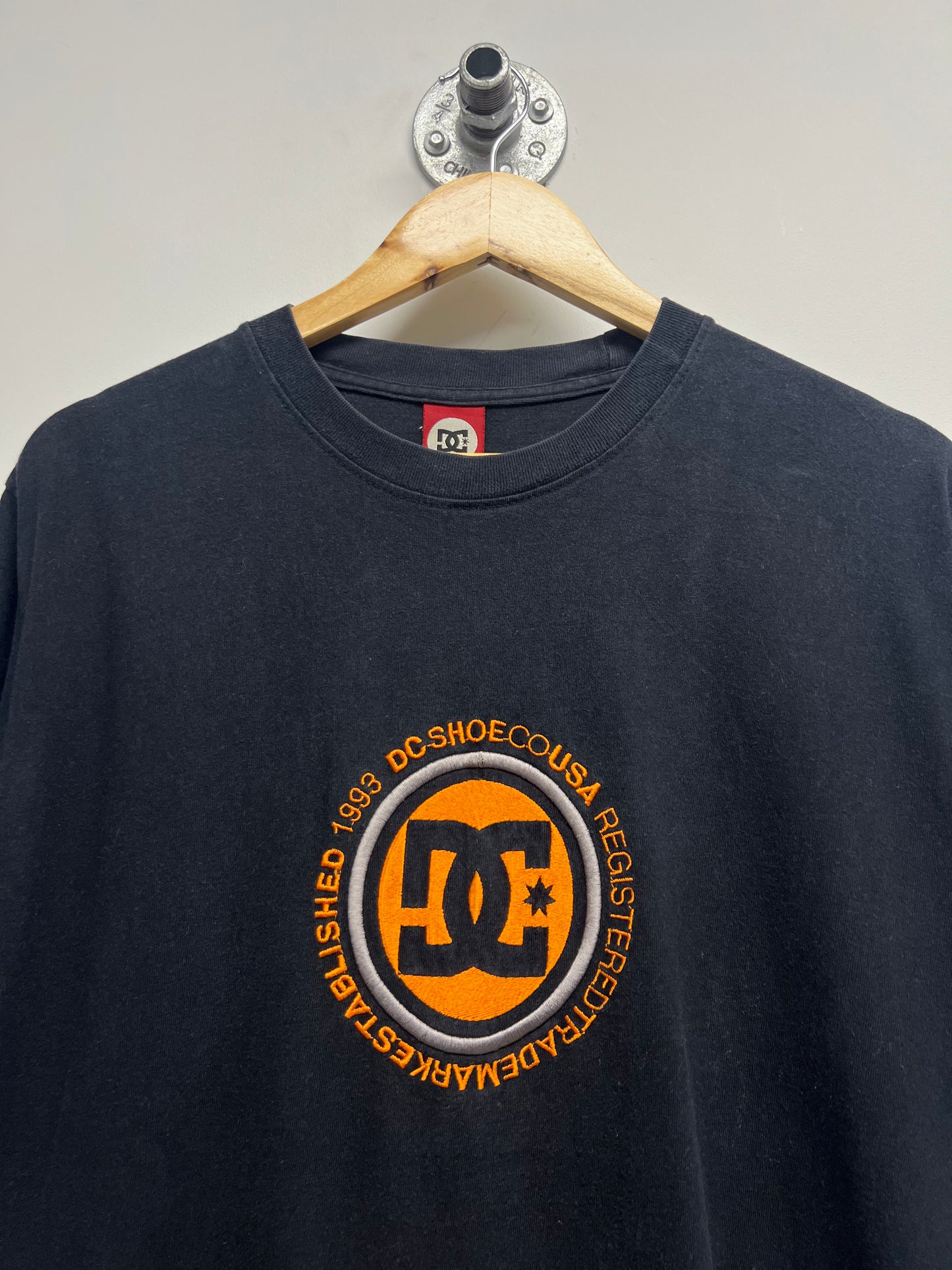 VINTAGE DC SHOES 90S TSHIRT (L)