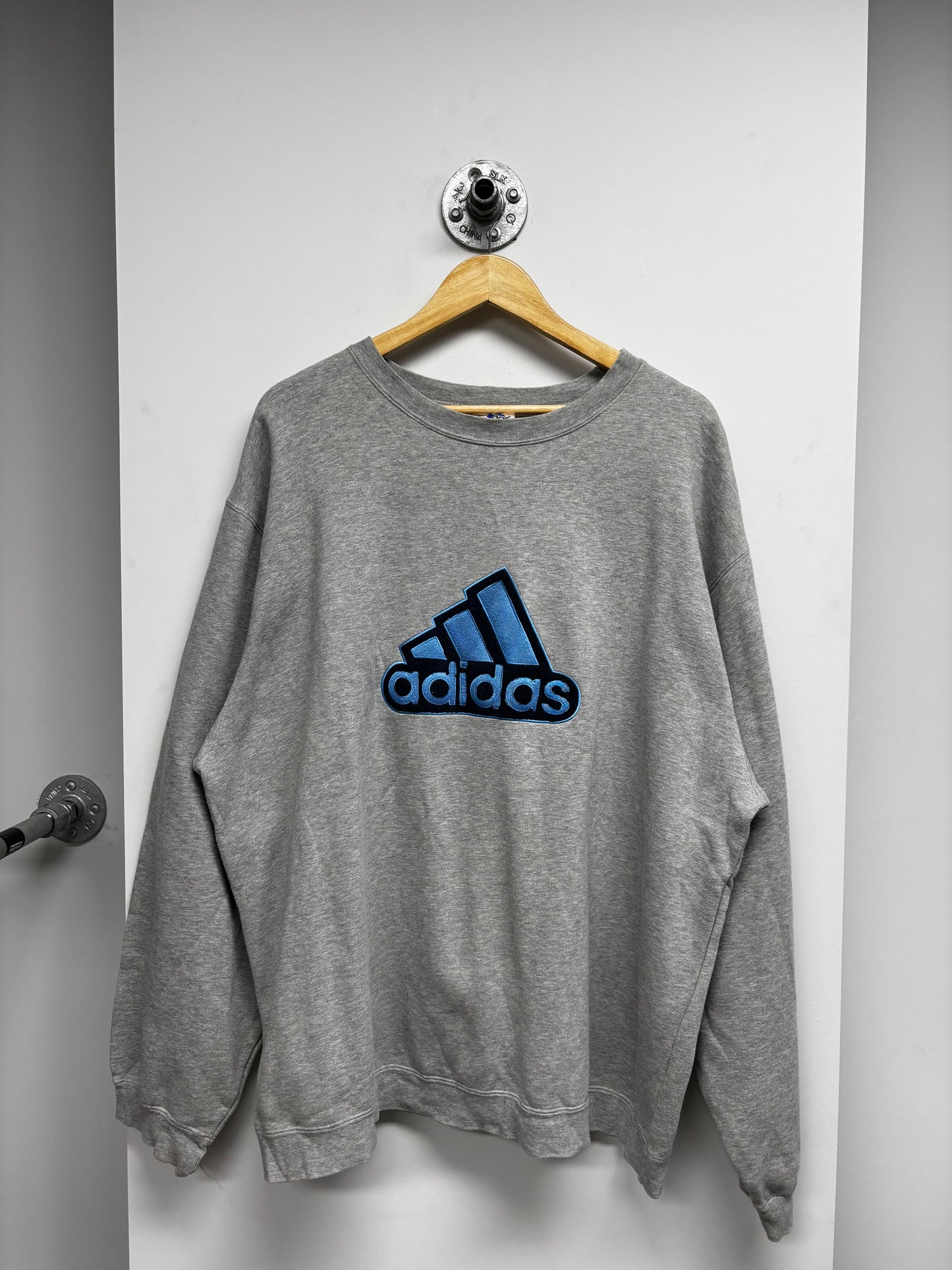VINTAGE ADIDAS LOGO CREWNECK NUMPER (XL)