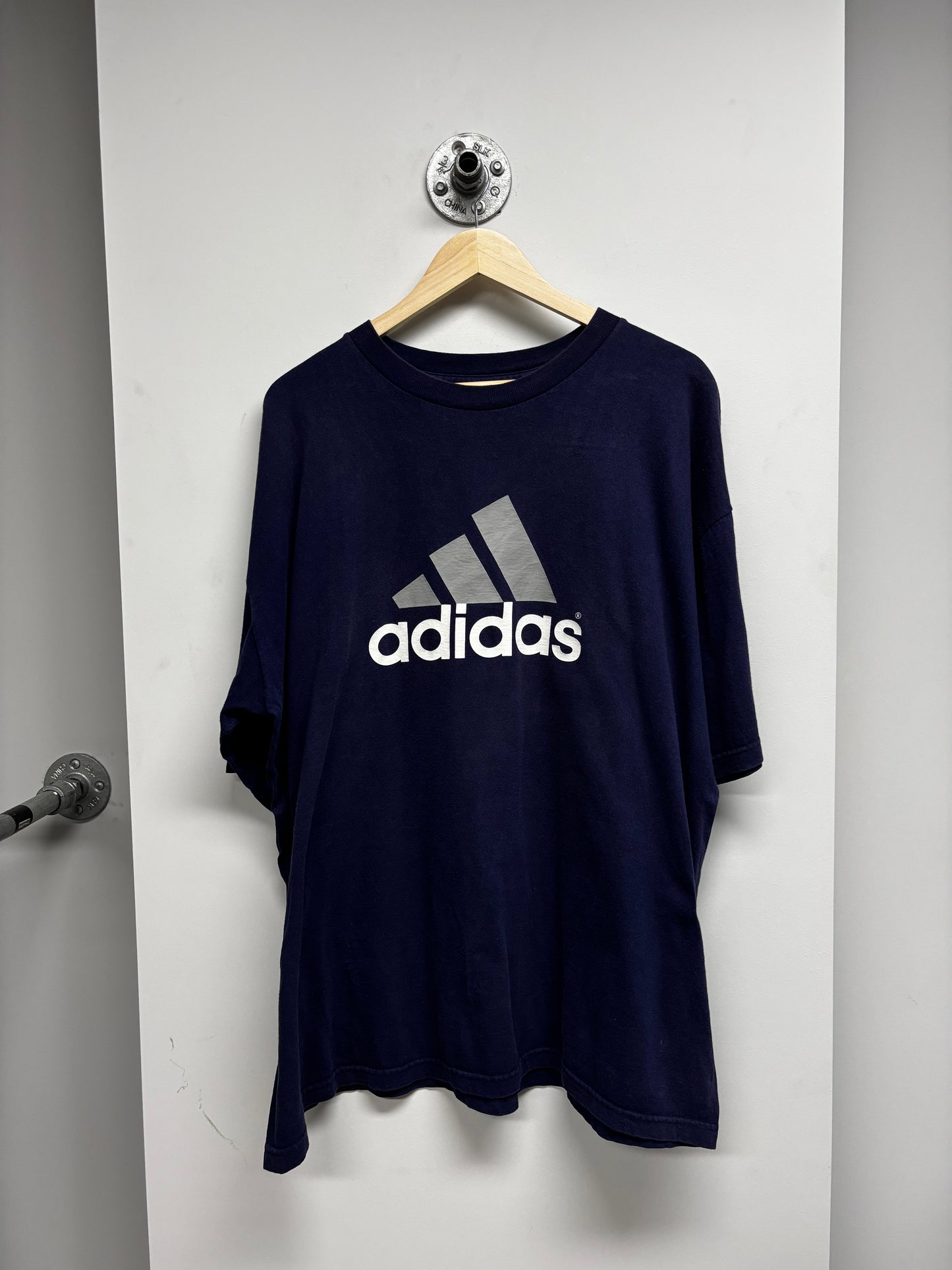 VINTAGE ADIDAS TSHIRT (XL)