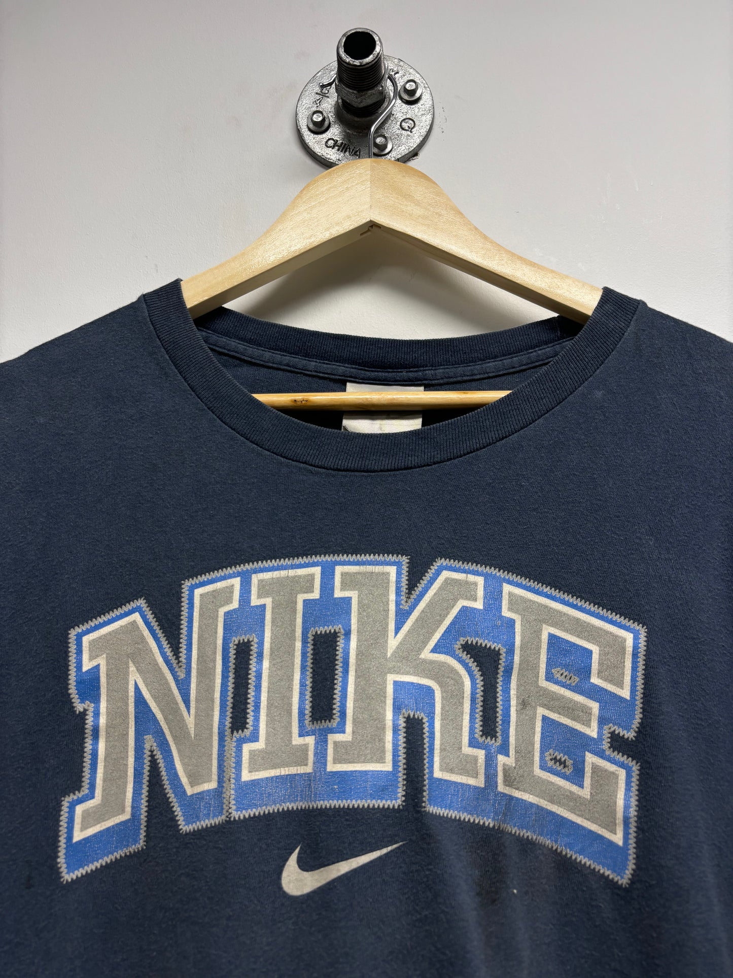 VINTAGE NIKE SPELLOUT TSHIRT (L)