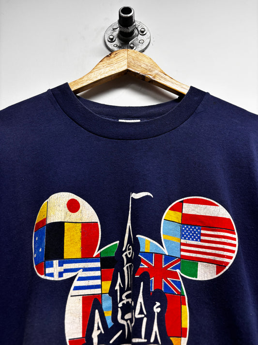 VINTAGE DISNEYLAND PARIS TSHIRT (S/M)