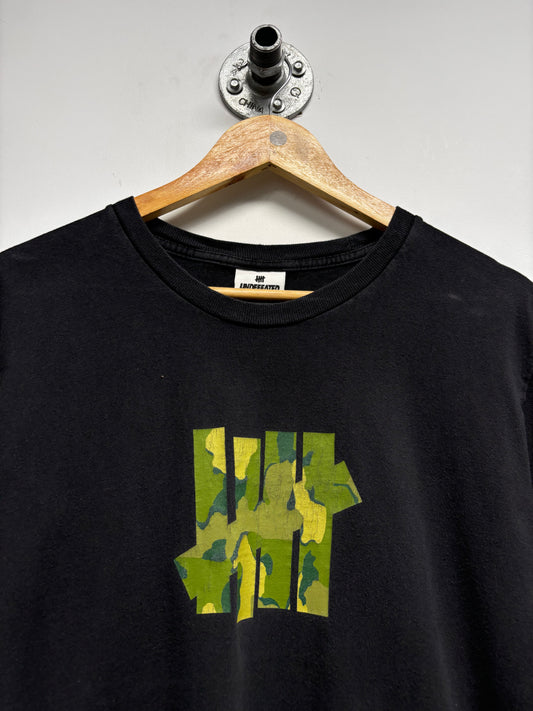 UNDEFEATED GRAPHIC TSHIRT (M)