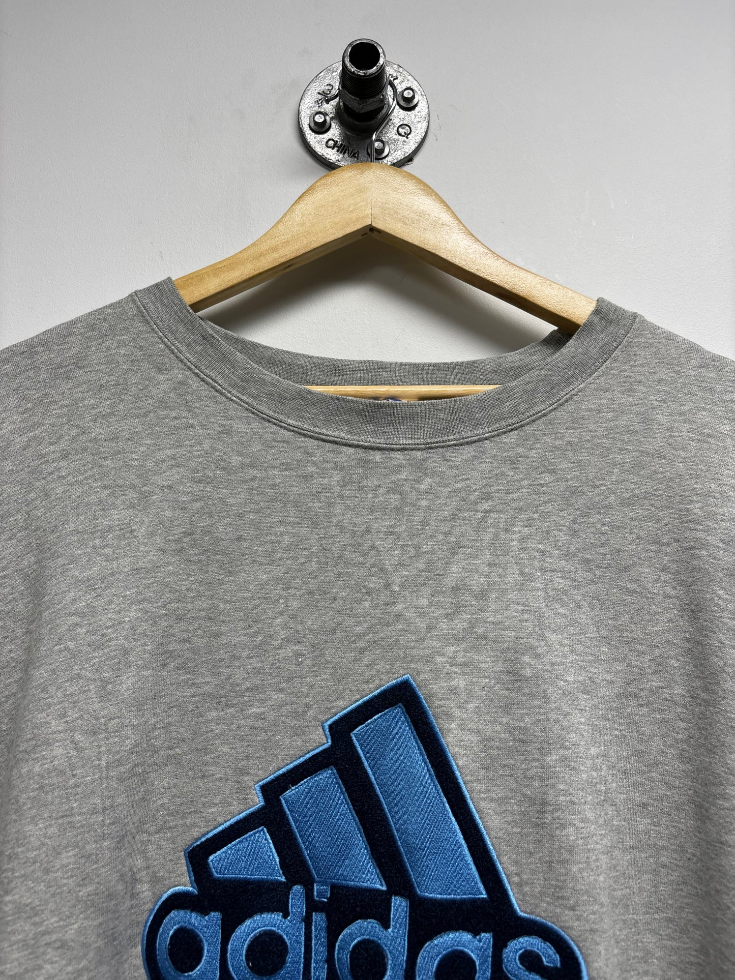 VINTAGE ADIDAS LOGO CREWNECK NUMPER (XL)
